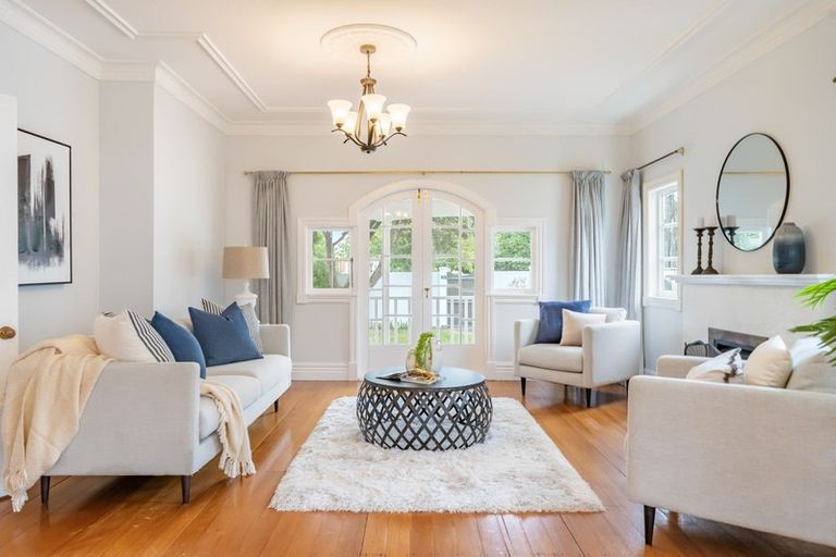 Photo of property in 15 Nile Street, Waterloo, Lower Hutt, 5011