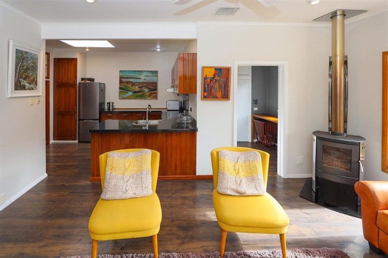 Photo of property in 1 Pah Road, Kawaha Point, Rotorua, 3010