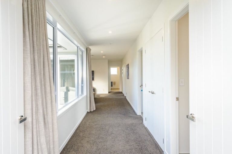 Photo of property in 33 Hartwell Drive, Kelvin Grove, Palmerston North, 4470