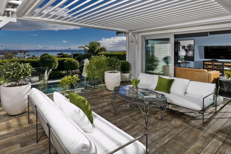 Photo of property in 63 Tiri Road, Manly, Whangaparaoa, 0930