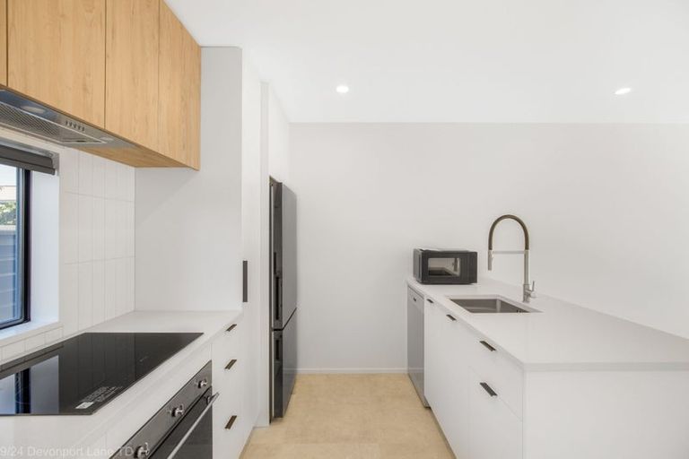 Photo of property in 9/24 Devonport Lane, St Albans, Christchurch, 8014