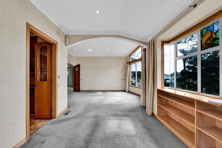 Photo of property in 64 Waiwaka Terrace, Strandon, New Plymouth, 4312
