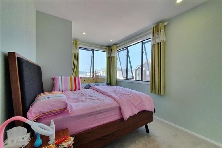 Photo of property in 40 Greenfinch Road, Hobsonville, Auckland, 0616