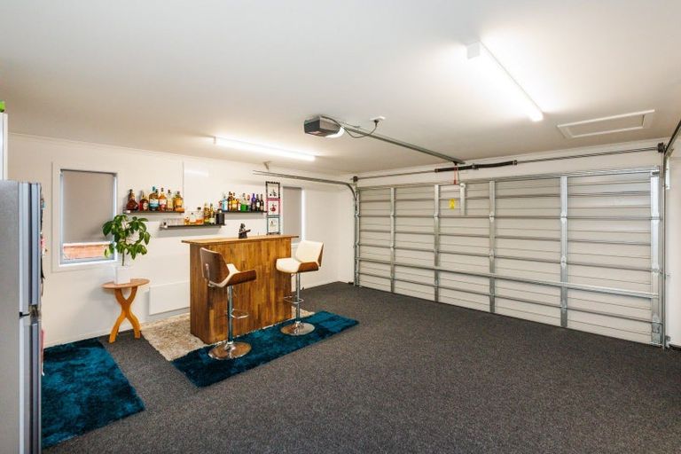 Photo of property in 12 Ivy Lane, Kelvin Grove, Palmerston North, 4414