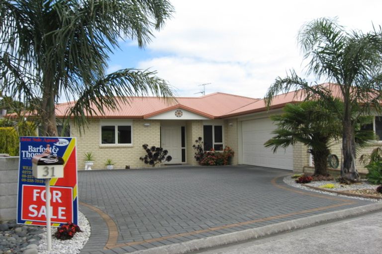 Photo of property in 31 Les Fisher Place, Pukekohe, 2120