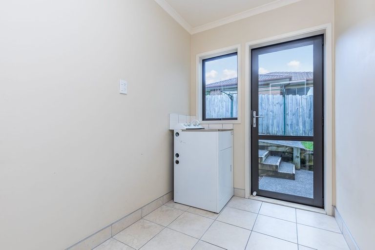 Photo of property in 2 Seamount Drive, Red Beach, 0932