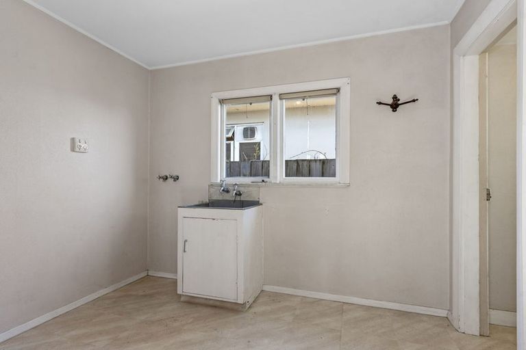 Photo of property in 337 Ferry Road, Waltham, Christchurch, 8011