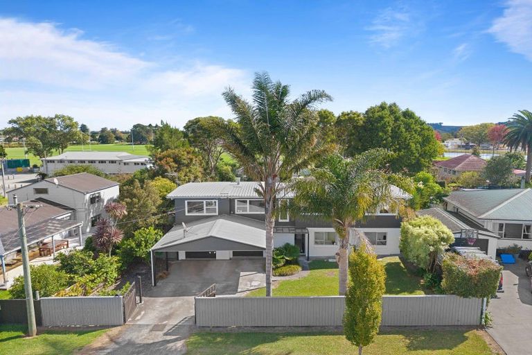 Photo of property in 20 Great North Road, Riverhead, 0820