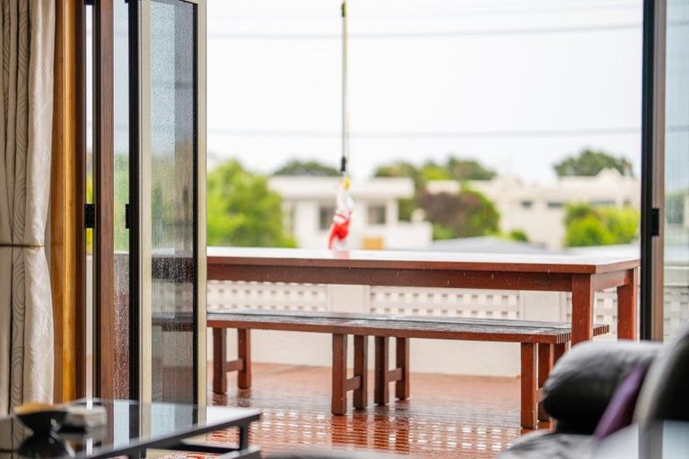 Photo of property in 117 Seaview Road, Paraparaumu Beach, Paraparaumu, 5032