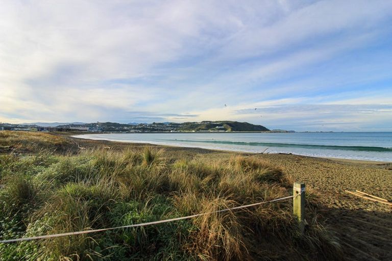 Photo of property in 30f4 Lyall Parade, Lyall Bay, Wellington, 6022