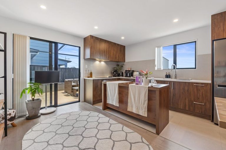 Photo of property in 34b Kahui Parade, Karaka, 2113