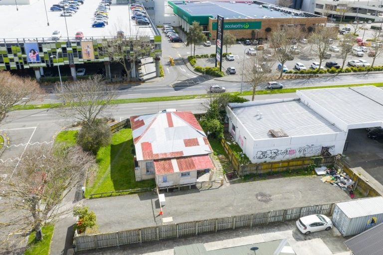 Photo of property in 1 Ranfurly Street, Palmerston North, 4410