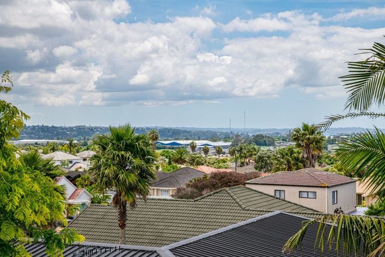 Photo of property in 19 Highfields Terrace, Henderson, Auckland, 0612