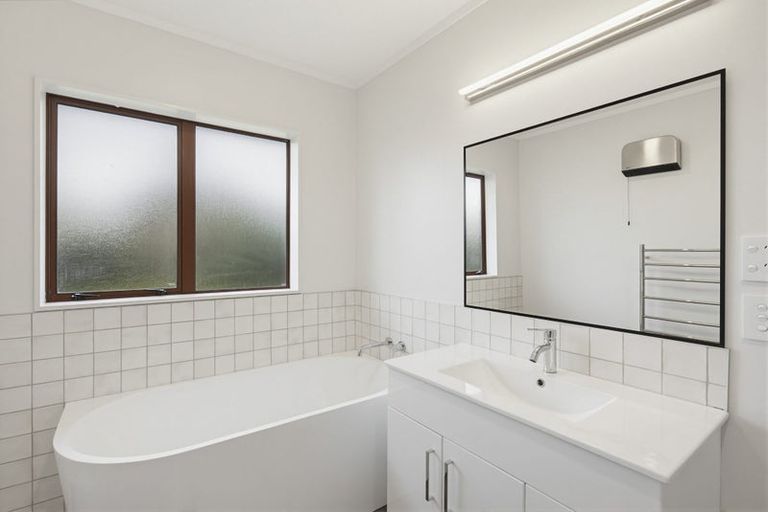 Photo of property in 4 Glen Loch Place, Paraparaumu, 5032