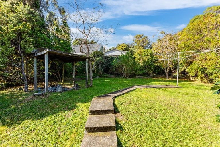 Photo of property in 11 Cleat Street, Whitby, Porirua, 5024