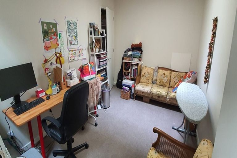 Photo of property in 25u2 Home Street, Mount Victoria, Wellington, 6011