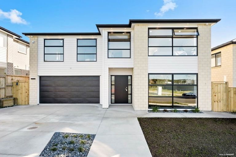 Photo of property in 14 Drumconnell Drive, Flat Bush, Auckland, 2019