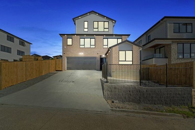 Photo of property in 14 Glann Lane, Flat Bush, 2019