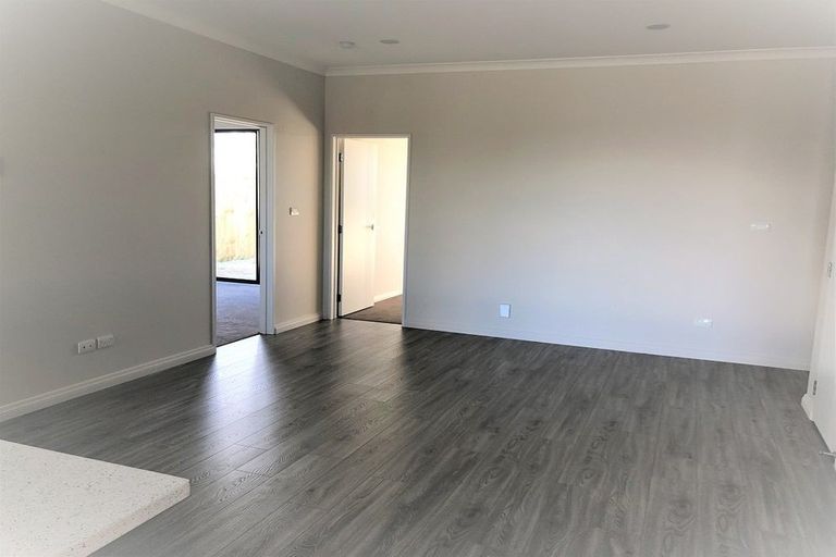 Photo of property in 23 Sapwood Crescent, Takanini, 2110