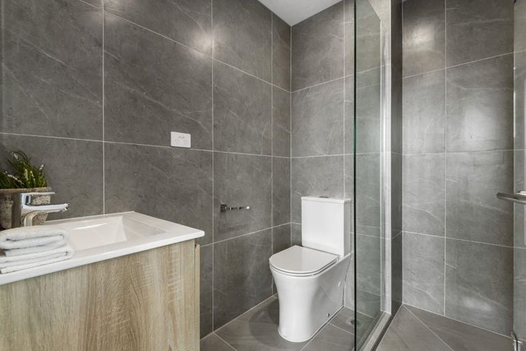 Photo of property in 2/19 Windlass Street, Long Bay, Auckland, 0630