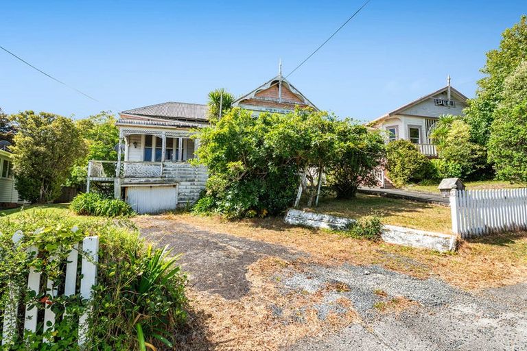 Photo of property in 5 Porter Crescent, Helensville, 0800