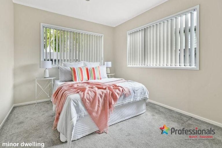 Photo of property in 34 Convair Crescent, Mangere, Auckland, 2022