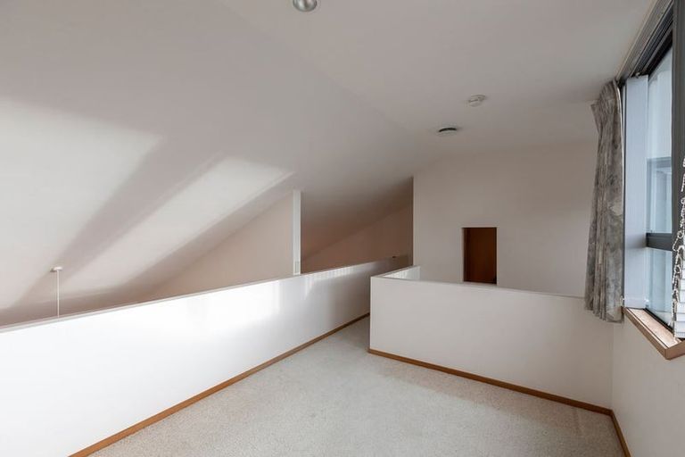 Photo of property in 7 Nickell Place, Orewa, 0931