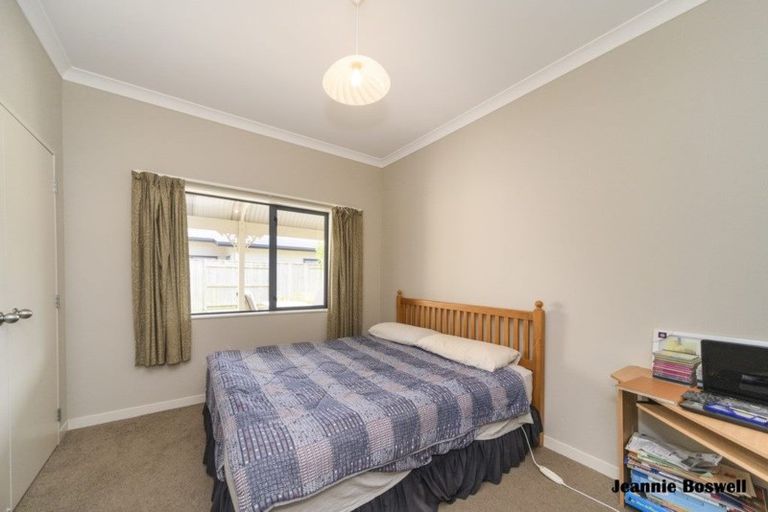 Photo of property in 6 Pegasus Place, Kelvin Grove, Palmerston North, 4414