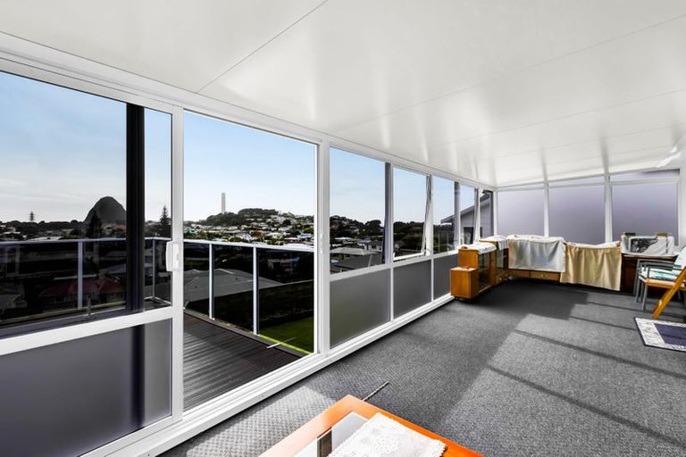 Photo of property in 17 Mount View Place, Spotswood, New Plymouth, 4310
