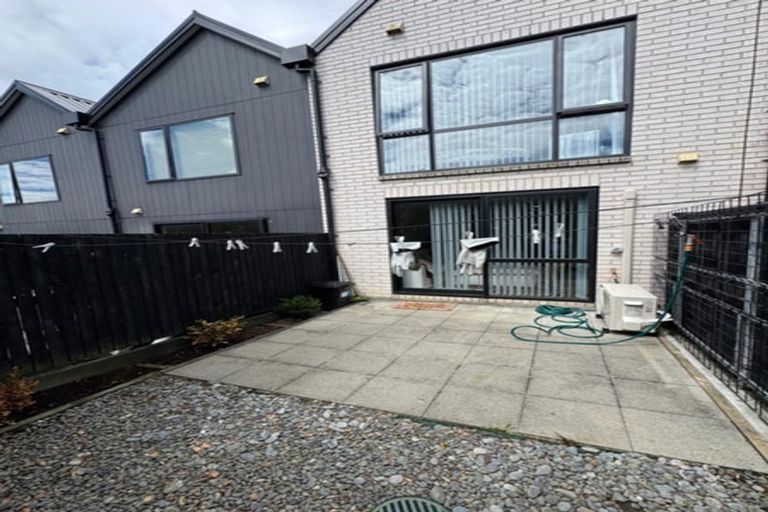 Photo of property in 30 Wharara Lane, Massey, Auckland, 0614