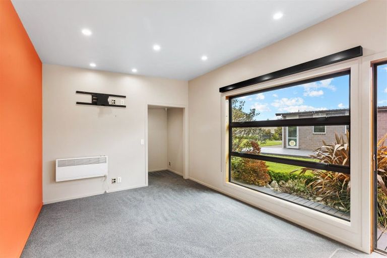 Photo of property in 30a Brougham Street, Westport, 7825