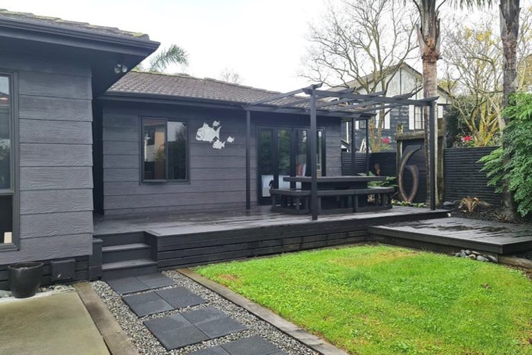 Photo of property in 4 Nadine Place, Mangere Bridge, Auckland, 2022