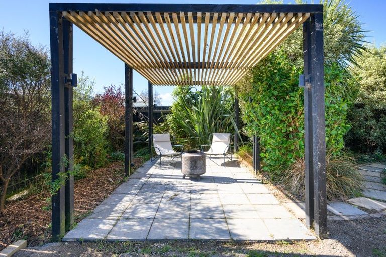 Photo of property in 10 Gladys Place, Kelvin Grove, Palmerston North, 4414