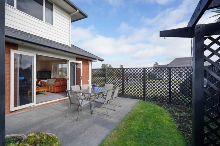 Photo of property in 8 Evenwood Place, Waimairi Beach, Christchurch, 8083