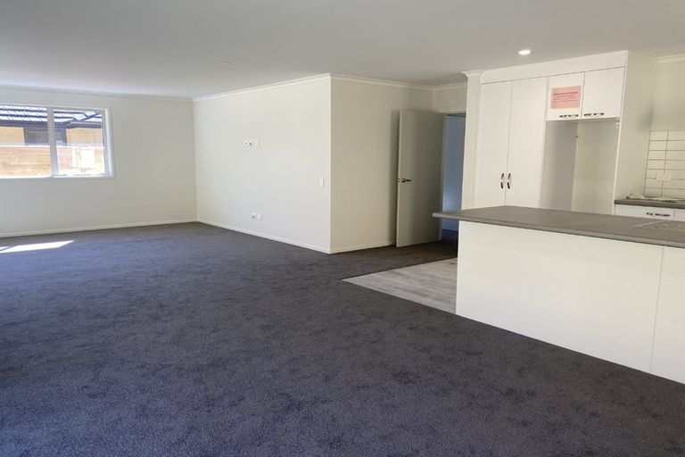 Photo of property in 38 Martingale Drive, Whitby, Porirua, 5024