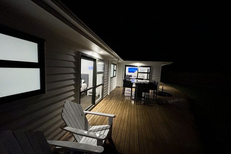 Photo of property in 17 Jack Vaughan Grove, Wainuiomata, Lower Hutt, 5014