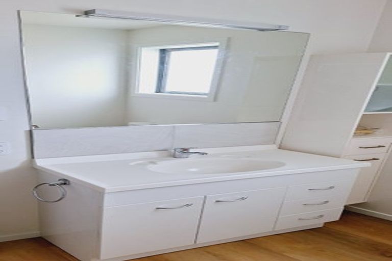 Photo of property in 1/33 Somerset Crescent, Spreydon, Christchurch, 8024