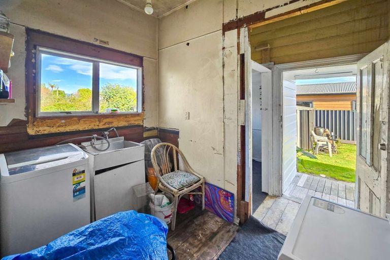 Photo of property in 32 Cobden Street, Westport, 7825