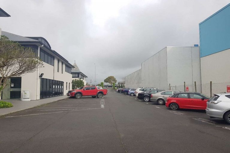 Photo of property in 1d Daytona Road, Henderson, Auckland, 0610