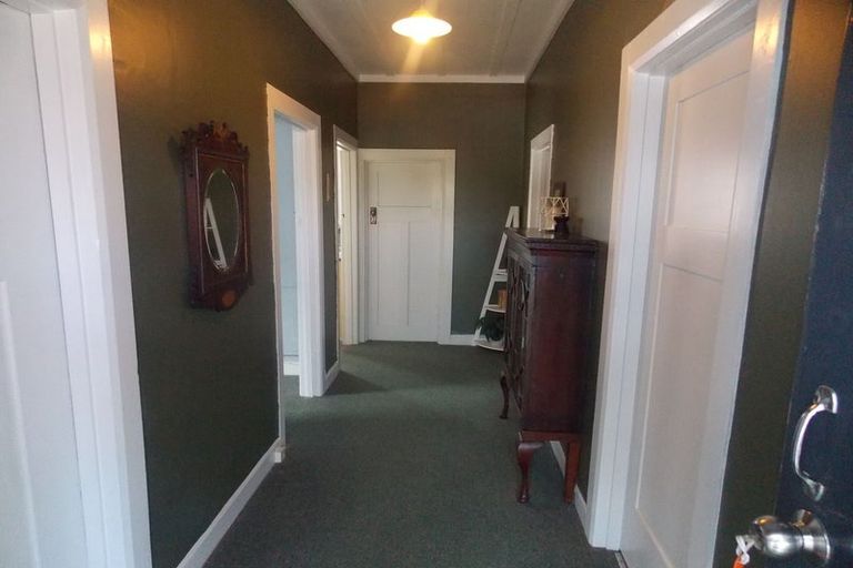 Photo of property in 27 Chelwood Street, Takaro, Palmerston North, 4412