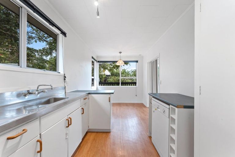 Photo of property in 69 Vandeleur Avenue, Birkdale, Auckland, 0626