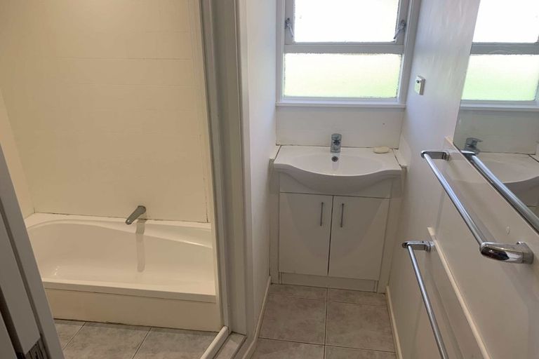 Photo of property in 31 Rosalind Road, Glenfield, Auckland, 0629