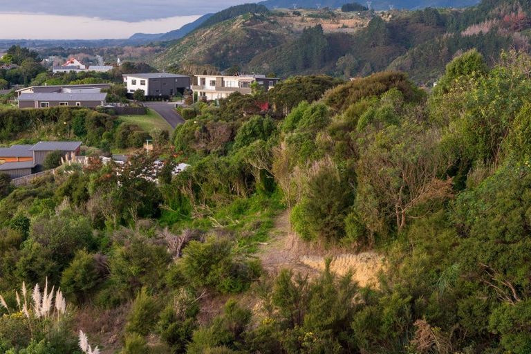 Photo of property in 3 Ridgeview Lane, Paraparaumu, 5032