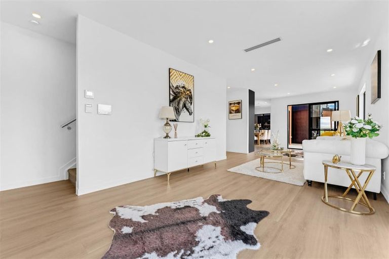 Photo of property in 61 Maungakaraka Road, Karaka, 2580