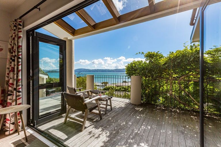 Photo of property in 52 Walter Road, Lowry Bay, Lower Hutt, 5013