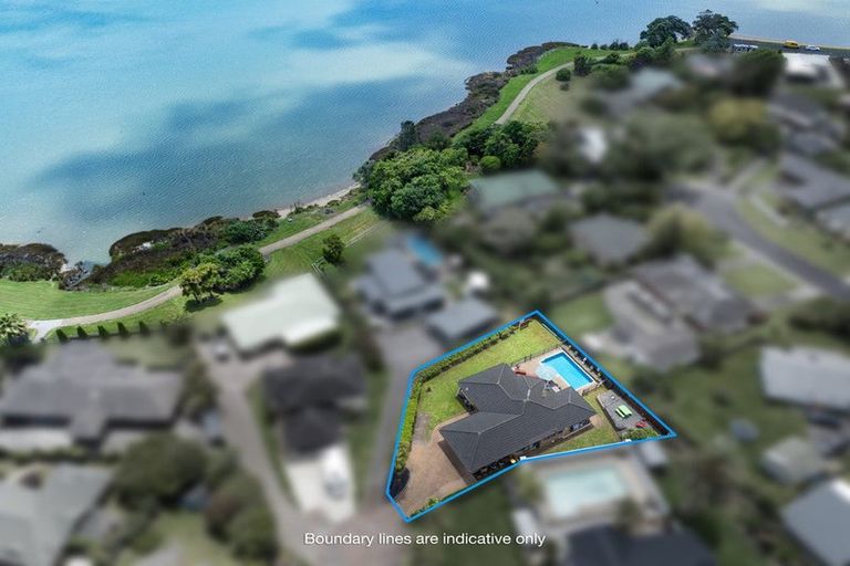 Photo of property in 114d Sandspit Road, Waiuku, 2123