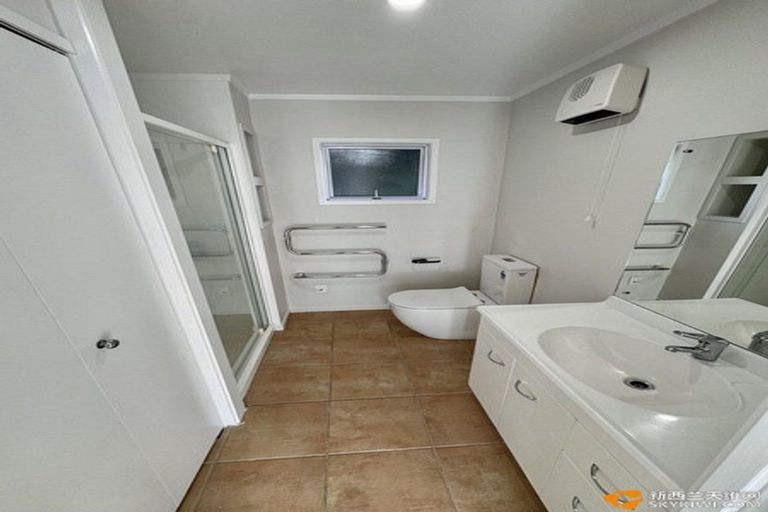 Photo of property in 1/3 Manutara Avenue, Forrest Hill, Auckland, 0620