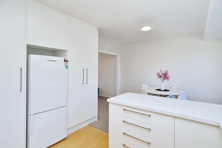 Photo of property in 2/11 Tuckers Road, Redwood, Christchurch, 8051