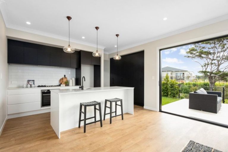Photo of property in 6 Tai Crescent, Hobsonville, Auckland, 0616