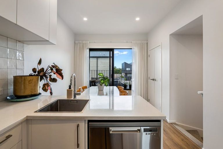 Photo of property in 2/28 Westgate Drive, Westgate, Auckland, 0614